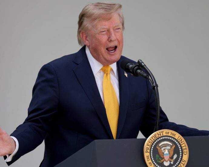 the-traitor-wants-the-midterms-to-be-all-about-him-republicans-are-going-along.
