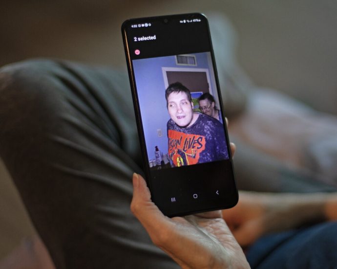 he-died-of-‘natural-causes.’-but-his-mother-says-she-knows-what-killed-him:-heat