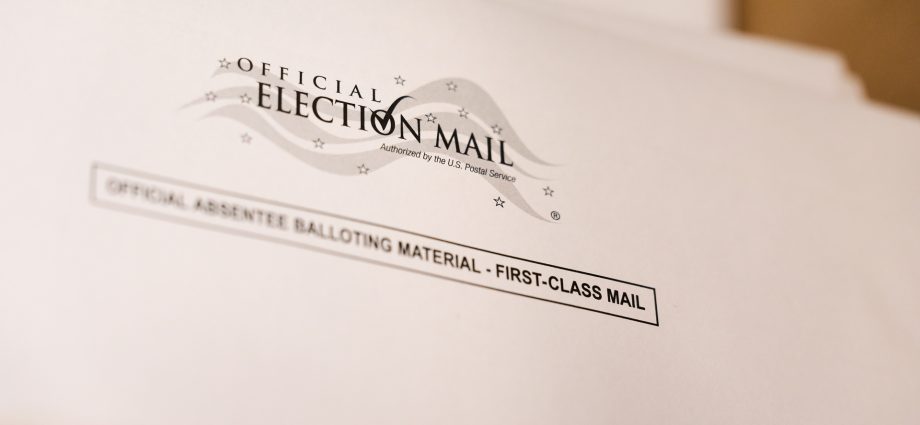 federal-judge-halts-usps-from-implementing-new-mail-ballot-rules-ahead-of-midterms