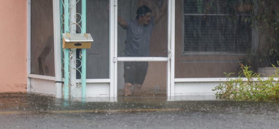 as-extreme-weather-worsens,-black-and-hispanic-homeowners-are-paying-more-for-insurance