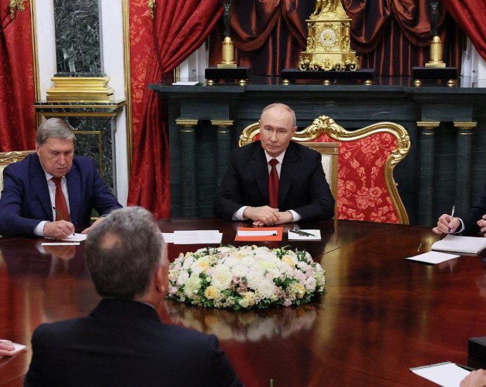 us-envoys-witkoff,-kushner-meet-putin-for-talks-on-ukraine-war