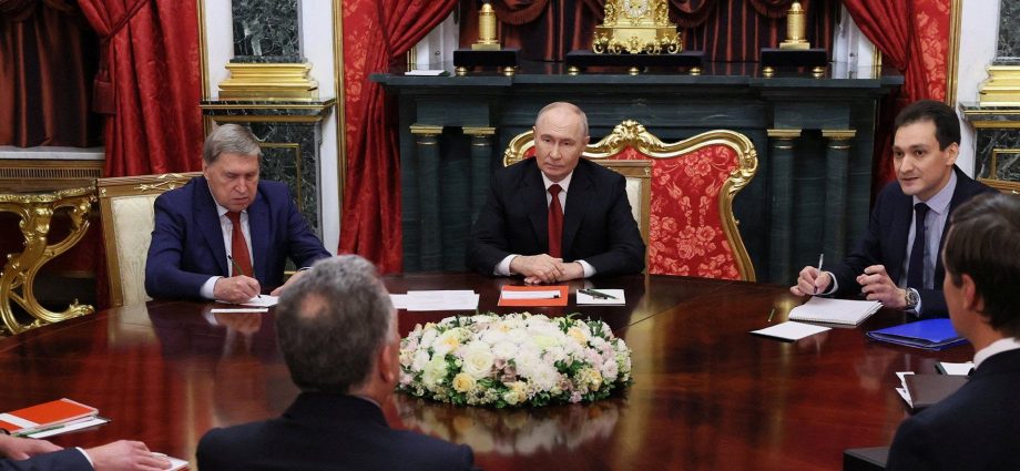 us-envoys-witkoff,-kushner-meet-putin-for-talks-on-ukraine-war