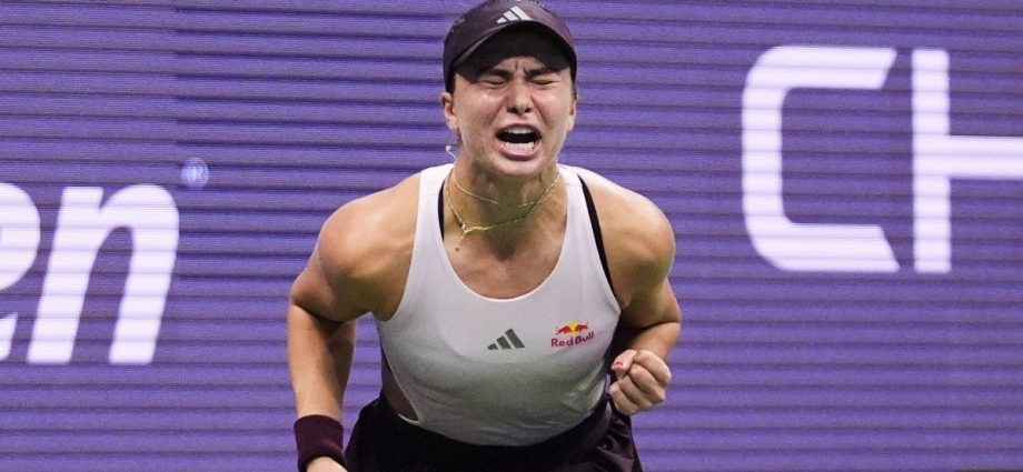 jovic-moved-to-tears-after-beating-‘incredible’-friend-eala-in-us-open-epic