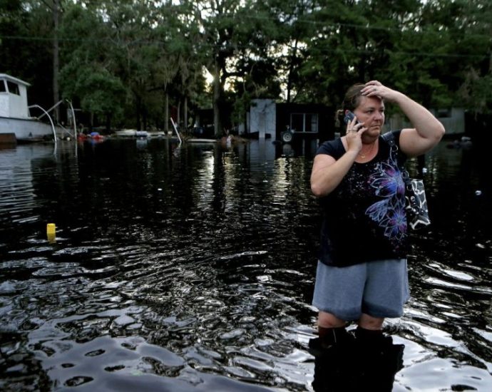 dealing-with-disasters-increasingly-requires-a-smartphone-–-losing-access-can-be-a-nightmare