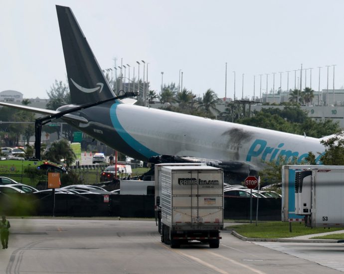 at-least-five-killed-after-amazon-cargo-plane-crash-in-miami-airport