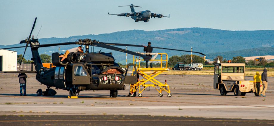 why-the-us-air-force-runs-a-cold-war-scale-c-17-air-bridge-from-1-base-in-germany