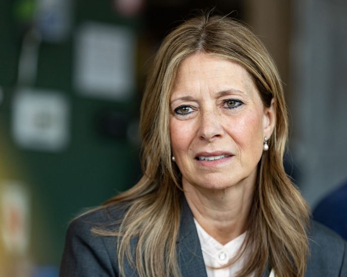 armed-man-confronts-ohio-gubernatorial-candidate-amy-acton-at-event;-suspect-arrested
