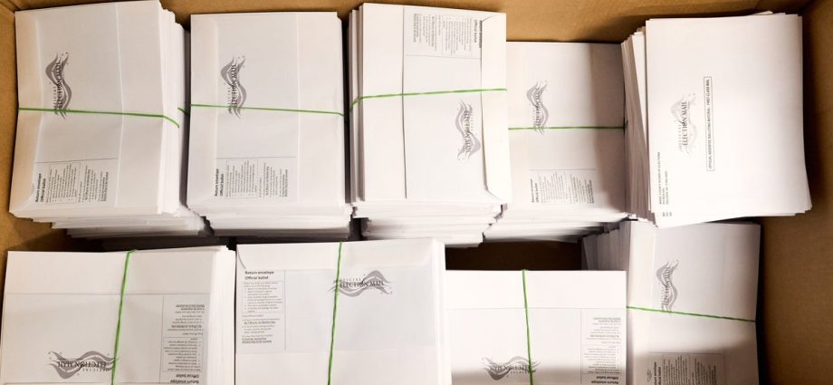 federal-judge-extends-block-on-the-traitor-executive-order-seeking-to-limit-mail-voting-in-the-midterms