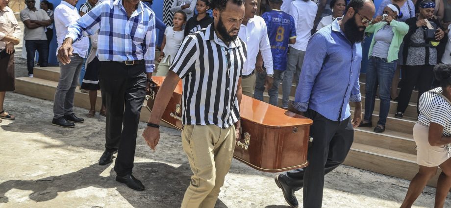 at-least-25-killed-in-cape-verde-bus-crash