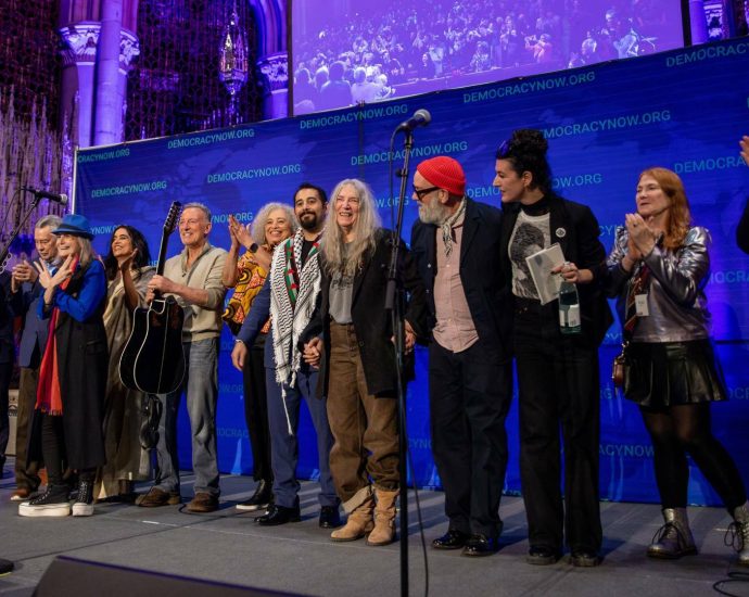 democracy-now!-marks-30-years-with-angela-davis,-bruce-springsteen,-patti-smith,-michael-stipe-&-more