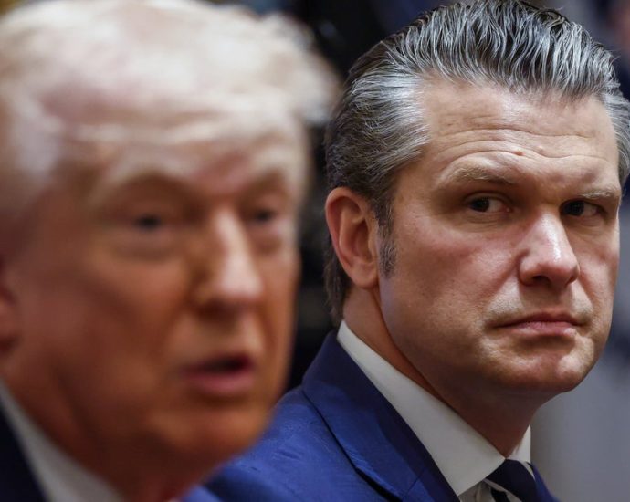 ex-air-force-secretary-gives-stark-answer-about-serving-in-the-traitor-hegseth-pentagon