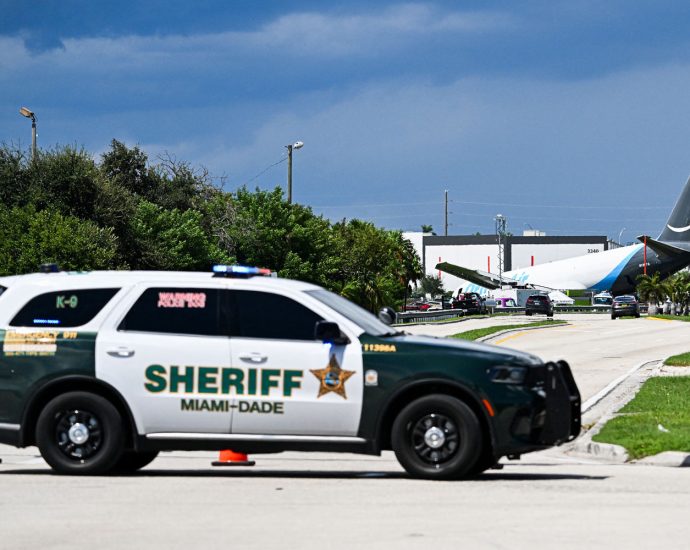 victims-of-miami-plane-crash-were-in-a-cleaning-company-van-and-an-suv,-officials-said
