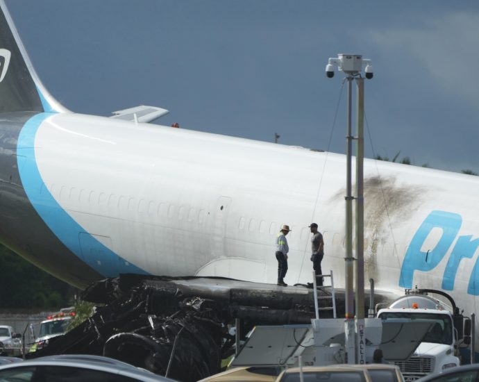 ntsb-recovers-black-boxes-after-deadly-amazon-air-crash-in-miami
