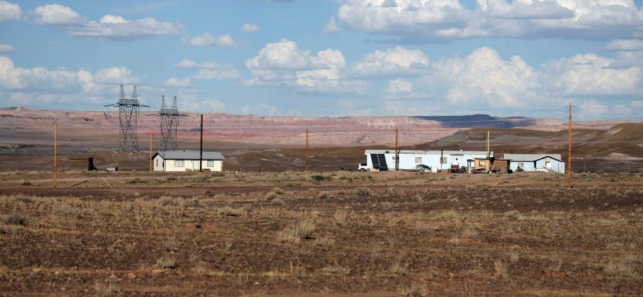 large-solar-project-on-navajo-nation-leaves-residents-skeptical