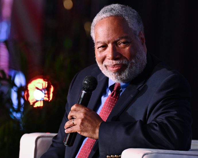 lonnie-bunch,-secretary-of-the-smithsonian-institution,-announces-retirement