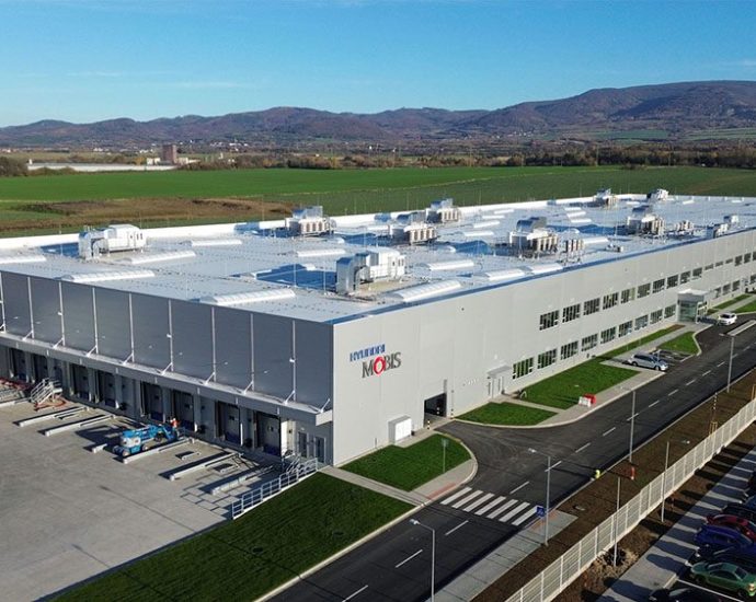 hyundai-mobis-opens-its-first-european-ev-powertrain-plant-in-novaky,-slovakia