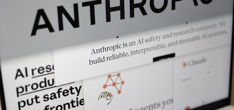 anthropic-worker-estimates-10%-chance-ai-could-kill-humans-by-2036