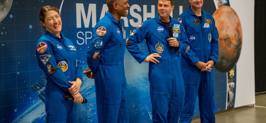 artemis-ii-crew-at-nasa-marshall