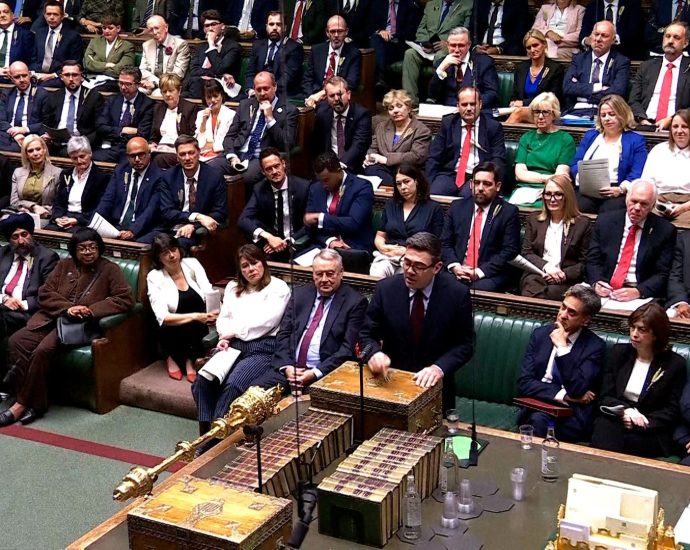 burnham-defends-uk-ban-on-israeli-settlement-trade