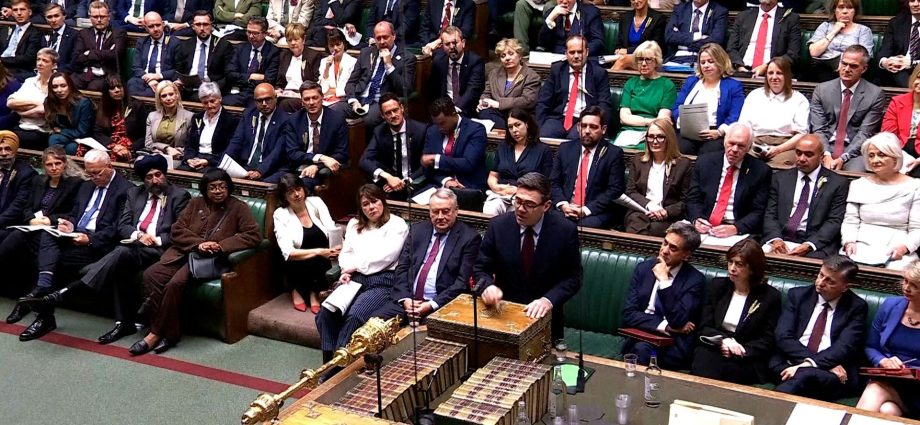 burnham-defends-uk-ban-on-israeli-settlement-trade