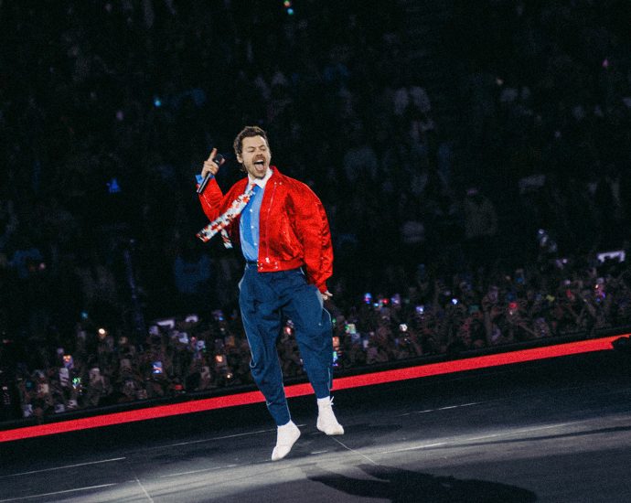harry-styles-teases-one-final-round-of-‘together,-together’-tour-dates