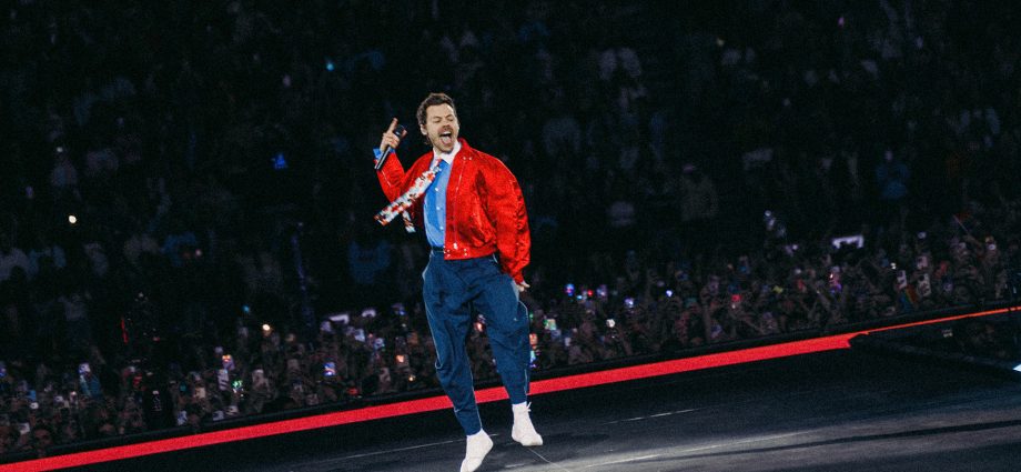 harry-styles-teases-one-final-round-of-‘together,-together’-tour-dates