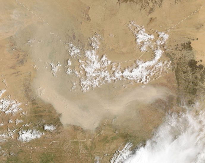 dust-storm-sweeps-over-mali