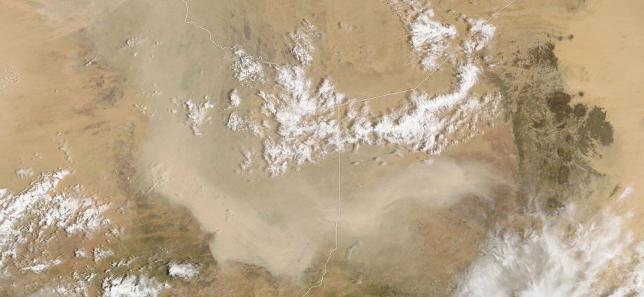 dust-storm-sweeps-over-mali