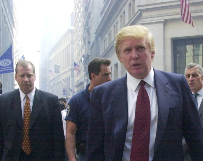 photos-and-video-show-exactly-where-and-when-the-traitor-visited-ground-zero-after-9/11