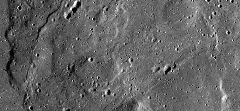nasa,-ibm-launch-ai-foundation-model-for-lunar-science