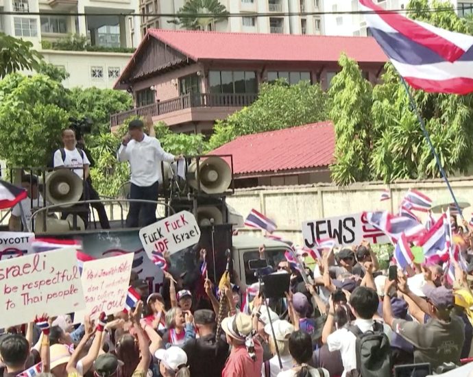 protests-outside-israeli-embassy-in-bangkok-over-badly-behaved-tourists