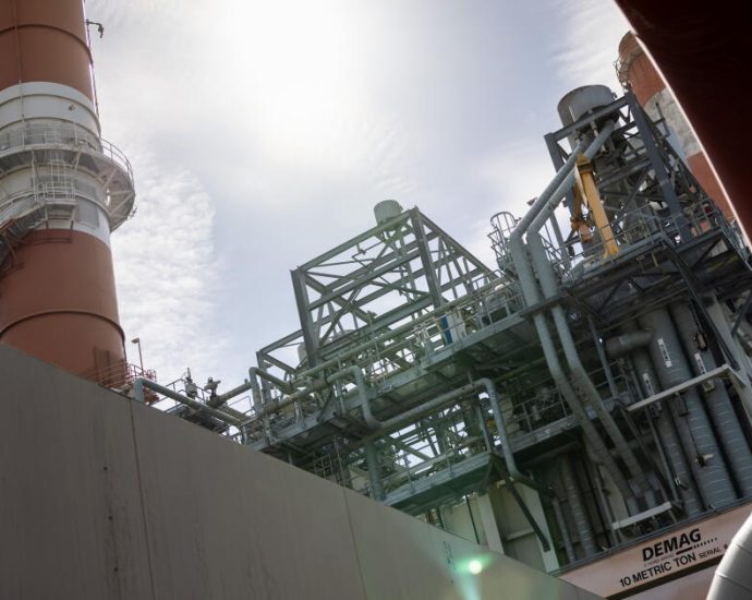 la-says-it-will-clean-up-its-biggest-gas-power-plant.-environmentalists-aren’t-buying-it