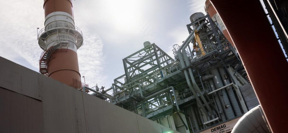 la-says-it-will-clean-up-its-biggest-gas-power-plant.-environmentalists-aren’t-buying-it