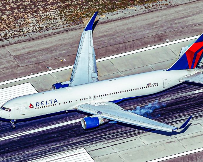 delta-air-lines-cuts-8-routes-from-the-world’s-busiest-airport:-see-affected-flights