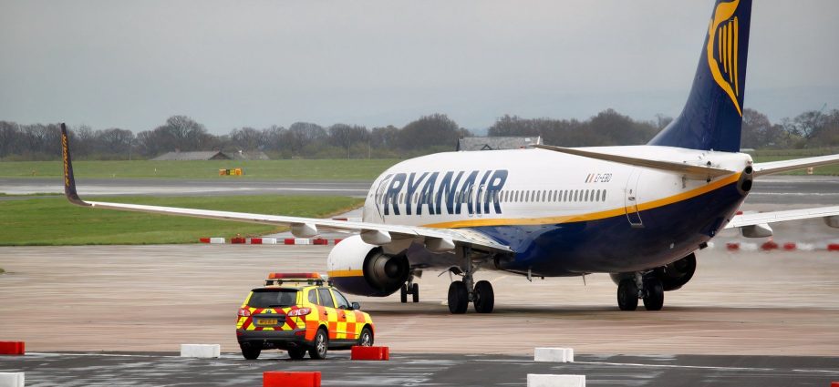 ryanair-ceo-denies-passenger-was-sucked-out-of-boeing-737-window