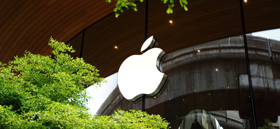 how-apple-is-trying-to-normalize-always-on-ai