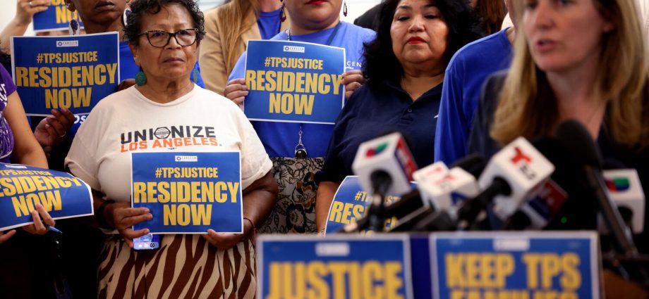 confusion-over-protected-status-leaves-employers-and-salvadoran-immigrants-scrambling