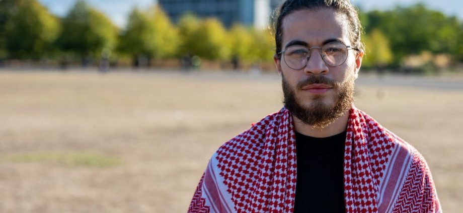 pro-palestine-student-suspended-by-king’s-college-london-returns-to-campus