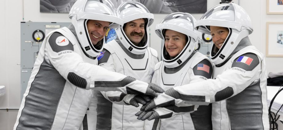 nasa’s-spacex-crew-12-to-discuss-station-mission,-upcoming-return