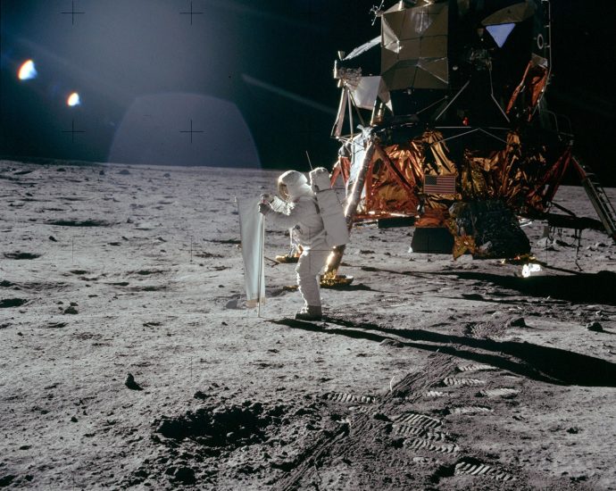 apod:-2026-september-12-–-apollo-11:-catching-some-sun