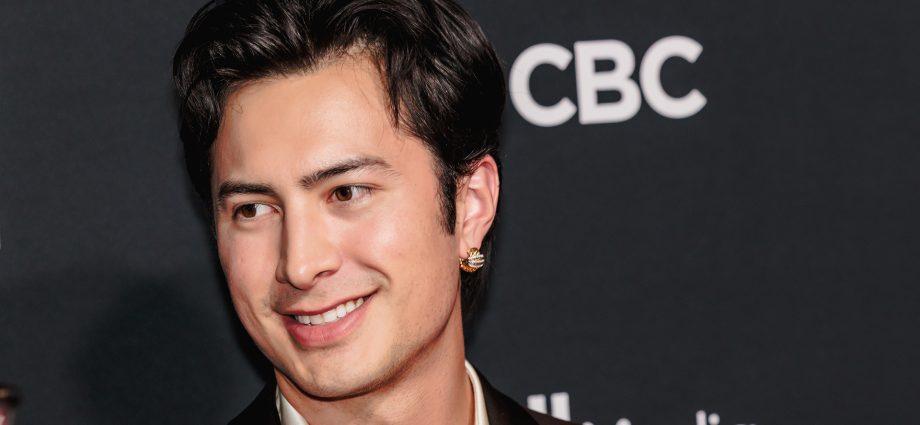 hudson-williams-is-playing-double-in-his-next-tv-role,-everything-we-know-about-‘yaga’