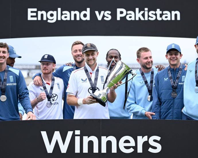 england-survive-pakistan-scare-to-seal-3-0-test-series-sweep