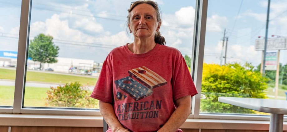 an-overdue-trash-bill-left-this-alabama-woman-in-handcuffs-she’s-not-alone.