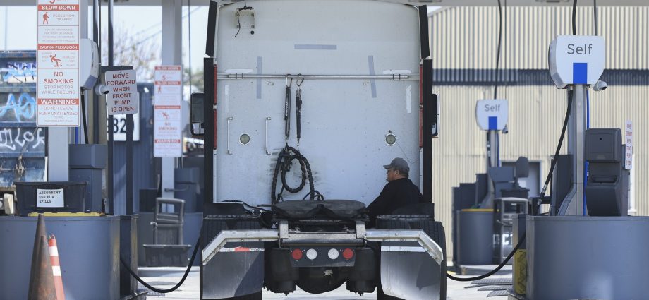 california-gas-stations-list-maximum-$9.99-diesel,-but-there’s-more-to-the-story