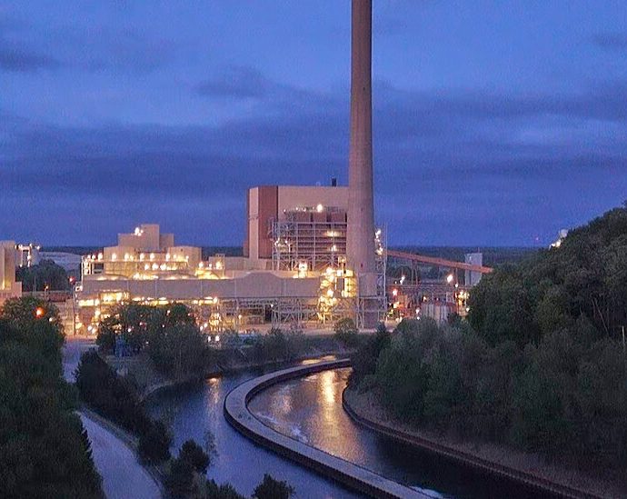 court-strikes-down-the-traitor-order-to-keep-an-aging-coal-burning-plant-running