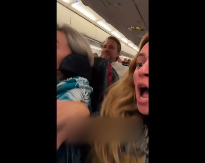 ‘we-started-to-plummet’:-turbulence-rocks-turkish-airlines-flight