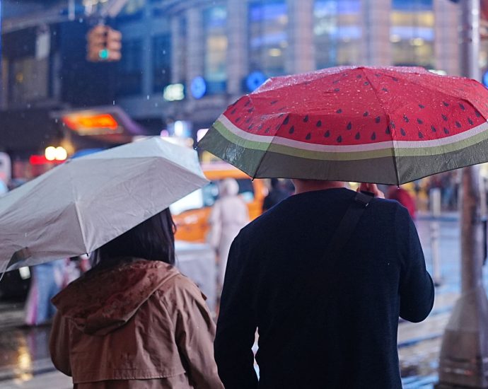 new-york-city-warns-of-possible-flash-floods-as-thunderstorms-develop-along-east-coast