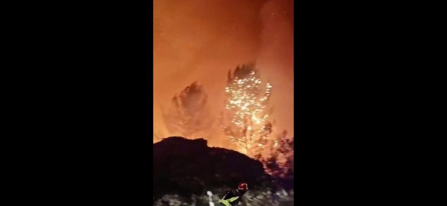 wildfire-rages-on-croatia’s-dalmatian-coast-island-of-brac