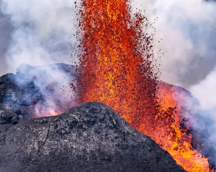 scientists-find-water-was-fueling-volcanoes-3-billion-years-ago