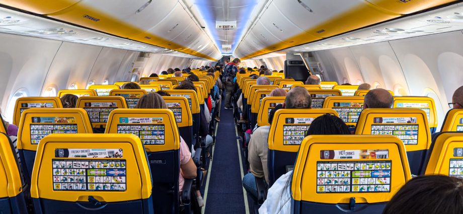 how-ryanair-built-europe’s-most-profitable-airline-by-making-flying-as-uncomfortable-as-possible